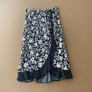 NWT AMOROSÉ Midi Floral Skirt Dk Navy/White Sz. M